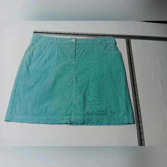 Karen Scott  Skort. Ladies size 10 - Picture 2 of 4